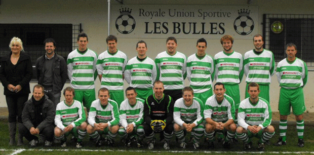 Equipe 1�re : les maillots sont offerts par EuroSpar Jamoigne et MS Electricit�