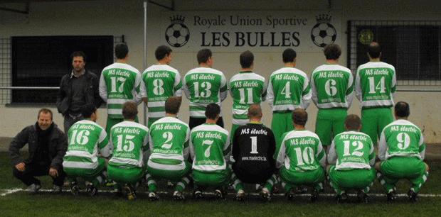 Equipe 1�re : les maillots sont offerts par EuroSpar Jamoigne et MS �lectric
